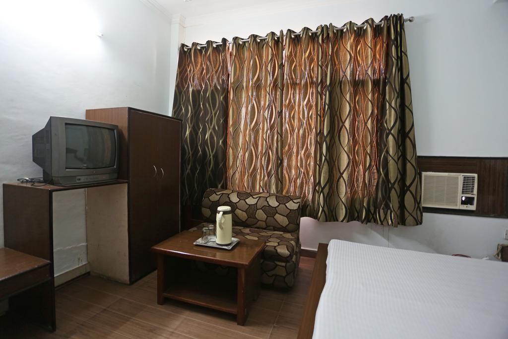Hotel Katra Residency Rum bild